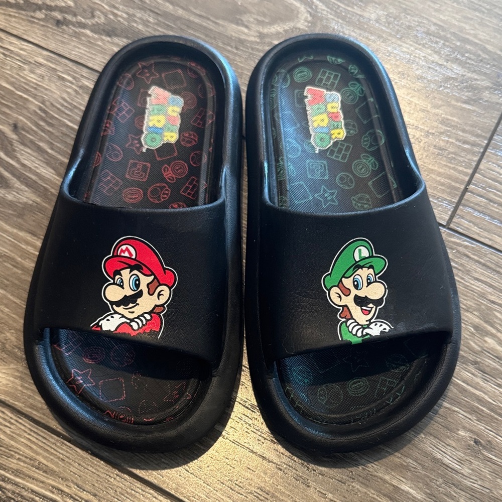 Super Mario brothers Kids Slide Sandals - Black